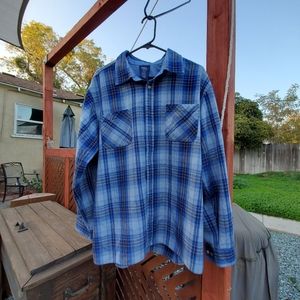 John Blair Acrylic Men's L/RG Acrylic plaid flannel in Blue/Black/Grey. Used.